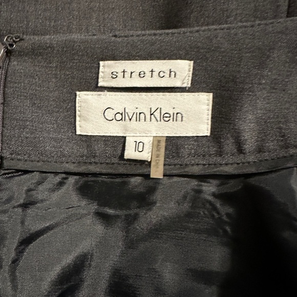 Calvin Klein gray pencil skirt size 10. - Picture 3 of 6